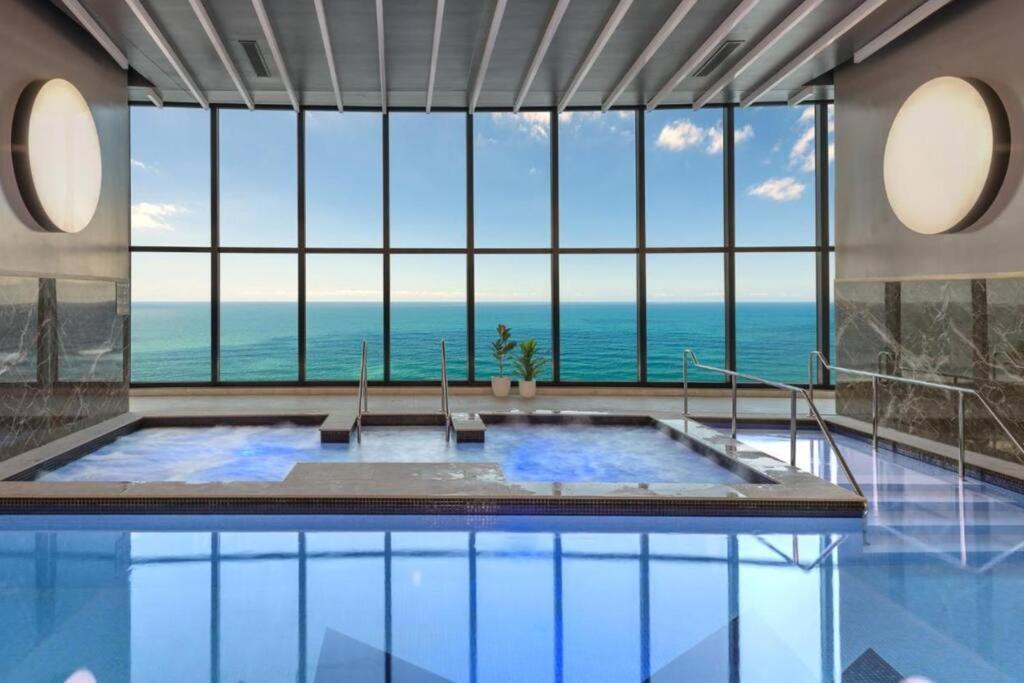 Sea Fever - Lv 65 Skyhome On Ocean Meriton Gold Coast