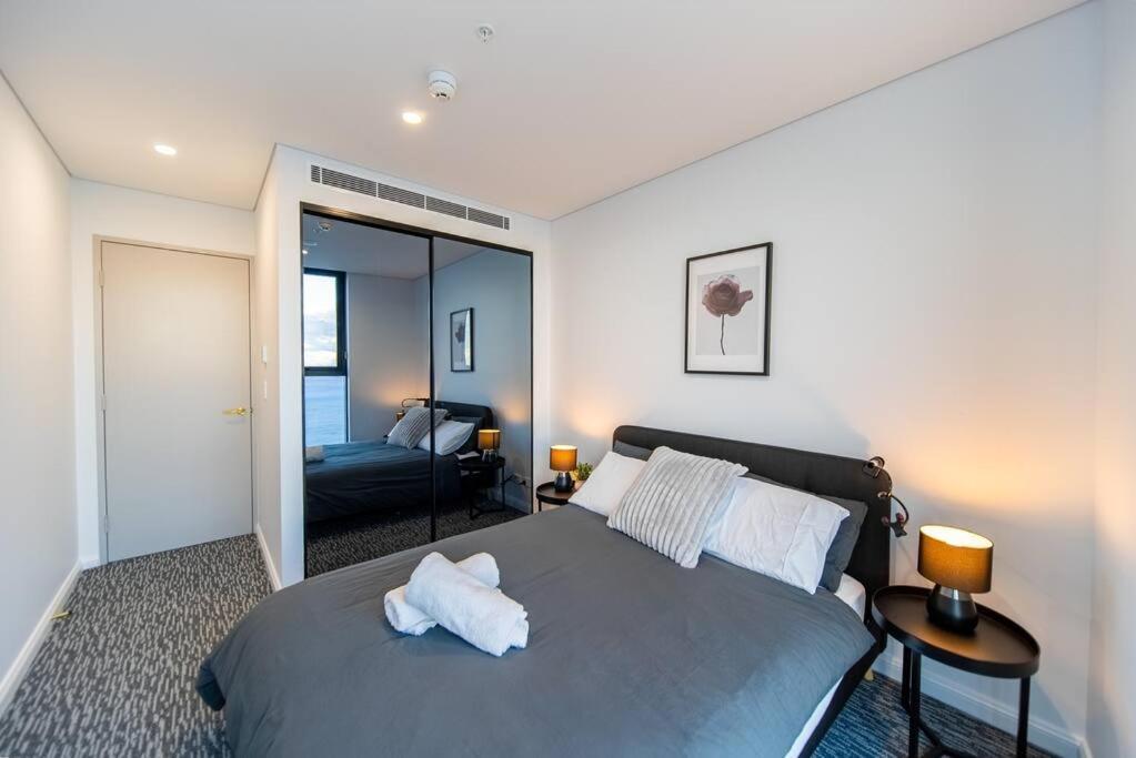 Sea Fever - Lv 65 Skyhome On Ocean Meriton Apartment