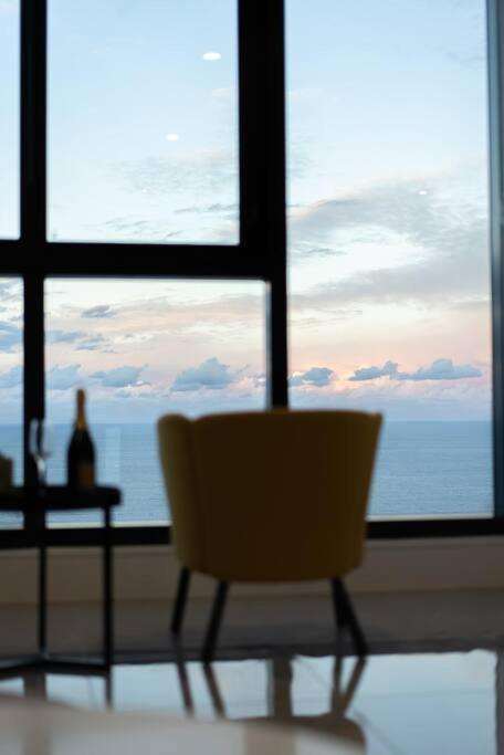 Sea Fever - Lv 65 Skyhome On Ocean Meriton Apartment *